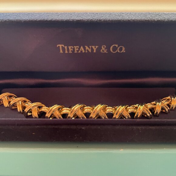Tiffany & Co 7". 18k Yellow Gold Vintage Signature X Bracelet/Case & Box - Picture 2 of 14